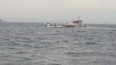 Sedef Adası Açıklarında Seyreden Yatta Yangın