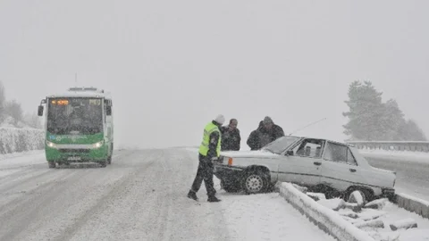 Bolu Dağı'nda Yoğun Kar Yağışı Başladı