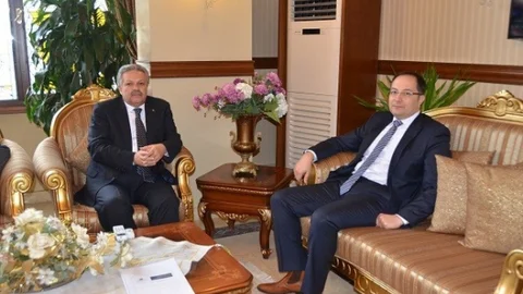 Altyapı Ve Kentsel Dönüşüm Hizmetleri Genel Müdürü Vedad Gürgen'den Vali Kahraman'a Ziyaret