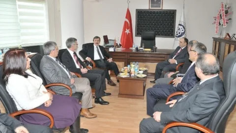 Tıp Fakültesi Dekanlığına Prof. Dr. Kalkan Getirildi