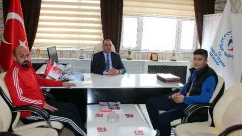 Müdür Vekili Budak'tan Türkiye Şampiyonu'na Tebrik