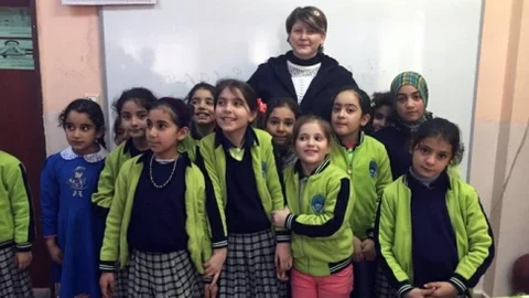 Hadi Çocukları Sevindir Derneği'nden Ağrı'ya Dost Eli
