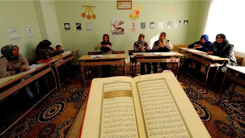 İşaret diliyle Kur'an-ı Kerim öğreniyorlar