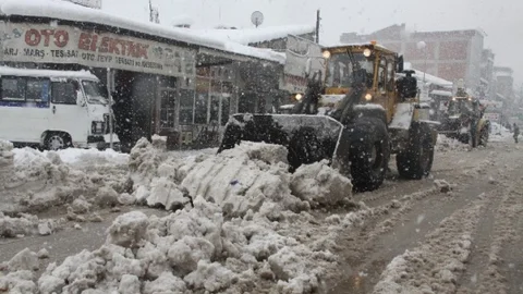 İnegöl Yeniden Beyaza Büründü