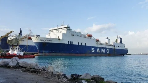 Hayalet Gemi İskenderun Limanı'na Çekildi