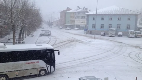 Pazarlar Yine Beyazlara Büründü