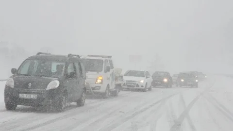 Manisa-Izmir Karayolu Araç Ulaşımına Kapandı