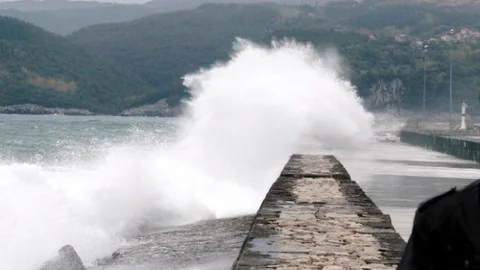 Amasra'da Dalga Boyu 5 Metreyi Aştı