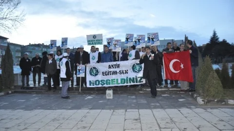 Sendika Üyeleri Basın Açıklaması Yaptı