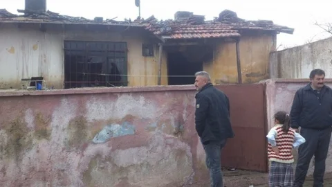 Niğde'de Bir Evde Yangın Çıktı