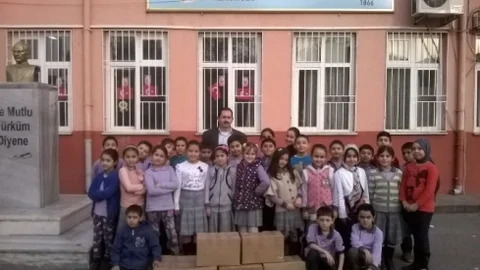 Yunusemre'nin Kitap Projesine Destek Büyüyor