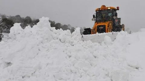 Balıkesir'de Karla Mücadele Başladı
