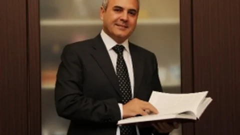 Kbü Rektörü Uysal Görevinden İstifa Etti