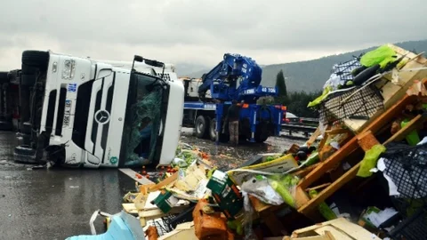Sakarya'da Son Bir Aydaki Trafik Kazalarında 197 Kişi Yaralandı 6 Kişi Öldü