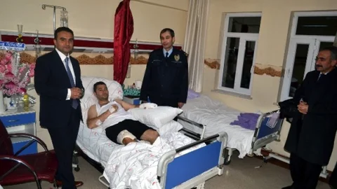 Yaralı Polise Kaymakam Ve Emniyet Müdüründen Ziyaret