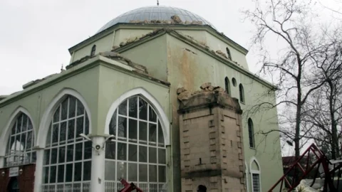 Yıldırım Cami Minaresi Yıktı