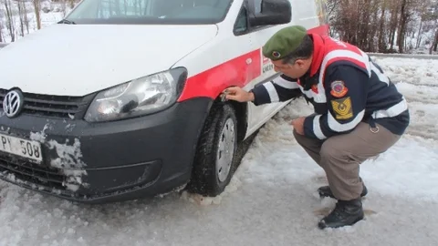 Beyşehir Jandarmasından Kış Lastiği Denetimi