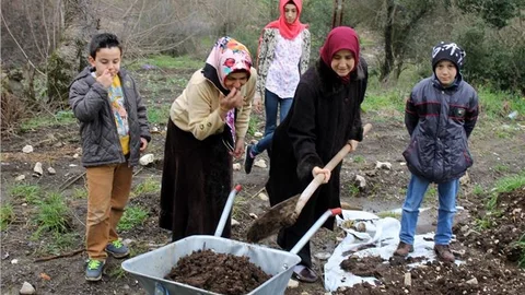 Solucan gübresi merakı, iki eltiyi üretime yönlendirdi