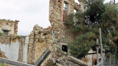 İzmir'de 350 Yıllık Tarihi Konak Çöktü