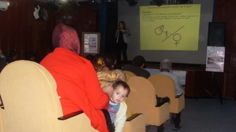 Kozluk'ta 'kadına Şiddete Hayır' Konferansı Düzenledi