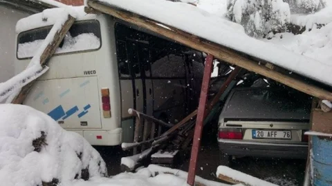 Sarıgöl'de Taşımalı Eğitime Kar Molası