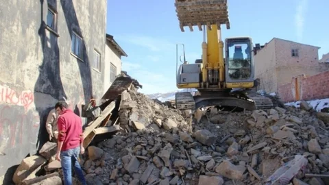 Bayburt Harabe Yapılardan Kurtuluyor