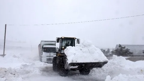 Balıkesir Büyükşehir Belediyesi'nin Karla Mücadelesi Sürüyor