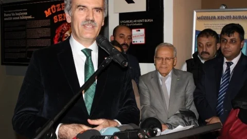 Müzeyyen Senar'ın Kıyafetleri Bursa'da Sergileniyor