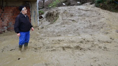 (Özel Haber) Heyelan Korkusundan Uyuyamıyorlar