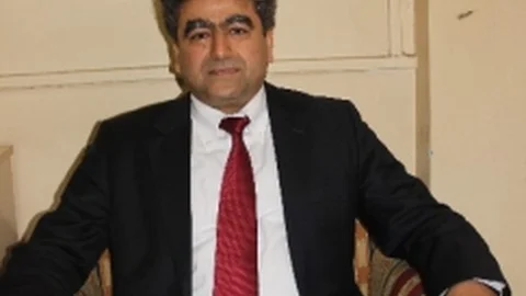 Siyasete Nükleer Fizikçi Transferi Prof.dr. İskender Akkurt Akparti Aday Adayı