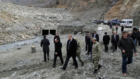 Barajda Kaybolan İşçiyi Arama Çalışmaları Sürüyor