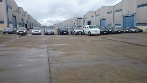 Diyarbakır'da 22 Lüks Kaçak Araba Ele Geçirildi