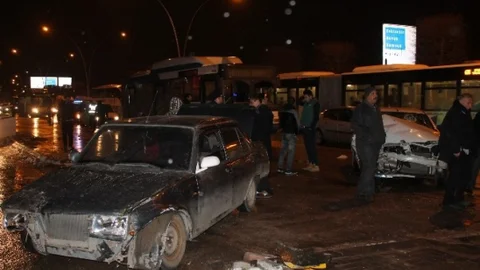 Ankara'da Zincirleme Kaza 1 Yaralı