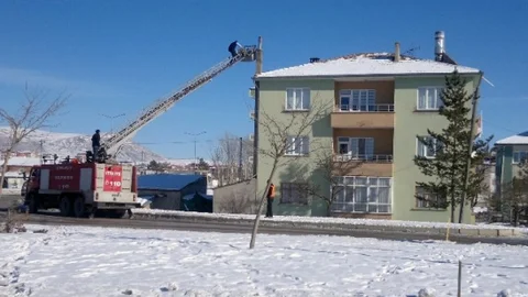 Kelkit'te Üst Üste Yangın Çıkınca İtfaiye Uyardı