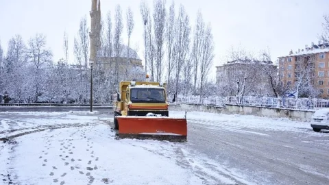 Belediyenin Karla Mücadelesi Sürüyor