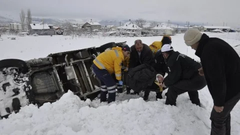 Seydişehir'de Kamyonet Devrildi 1 Yaralı