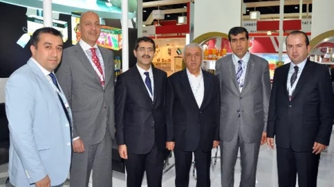 Ekonomi Bakanlığı Müsteşarı Şenel Dubai Gulfood Fuarı'nda Türk Firmalarını Ziyaret Etti