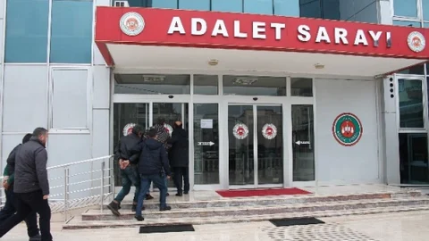 Kıyafet Hırsızlığı Şüphelileri Tutuklandı