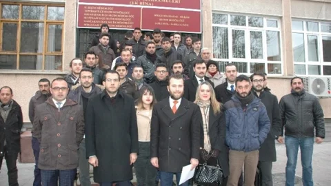 CHP'li Gençler Cumhurbaşkanı Erdoğan İçin Seçim Kurulu'na Dilekçe Verdi