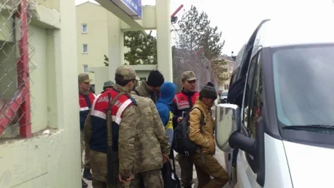 Koyulhisar'da 13 Kaçak Göçmen Yakalandı