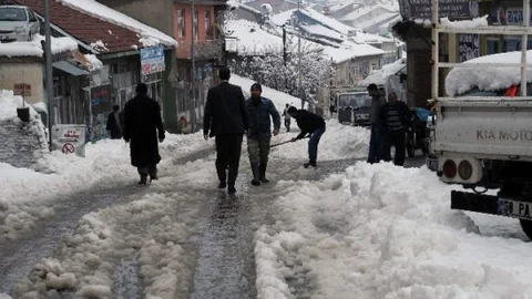 Çelikhan'da Okullar Bir Gün Tatil Edildi