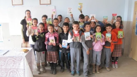 Yerköy'de “Askıda Kitap Projesi” Kapsamında Kitap Dağıtıldı