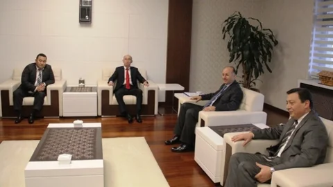 Kırgızistan Heyeti Vali Azizoğlu'nu Ziyaret Etti