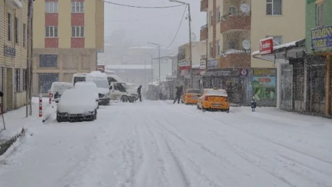 Adilcevaz'da Kar Tatili