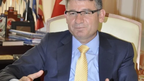 AK Parti Adana İl Başkanı Yeni ''Insanlar ‘Sopa Zoruyla' Sandığa Gitmiyor”