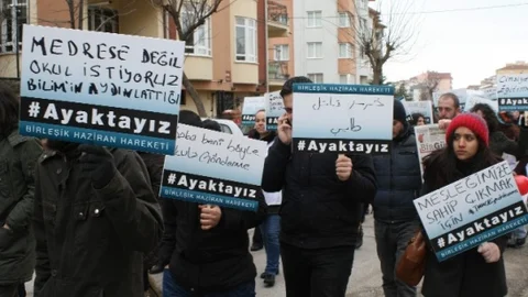 Eskişehir'de Zorunlu Din Dersine Tepki Yürüyüşü