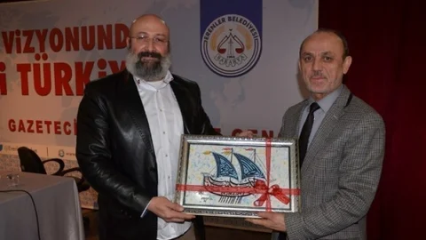 Gazeteci Yazar Hikmet Genç Erenler'de Konferans Verdi