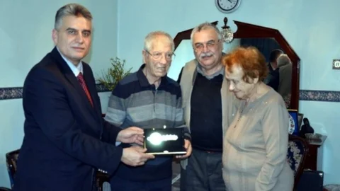 Emekli Genel Müdür Kenan Okan Kitaplarını Dpü'ye Bağışladı