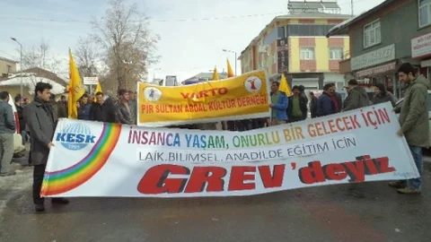 Eğitim-Sen'den İş Bırakma Eylemi