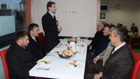 Sabah Namazında Bir Araya Geldiler